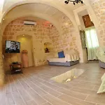 6 Bedroom Farmhouse With Large Private Pool