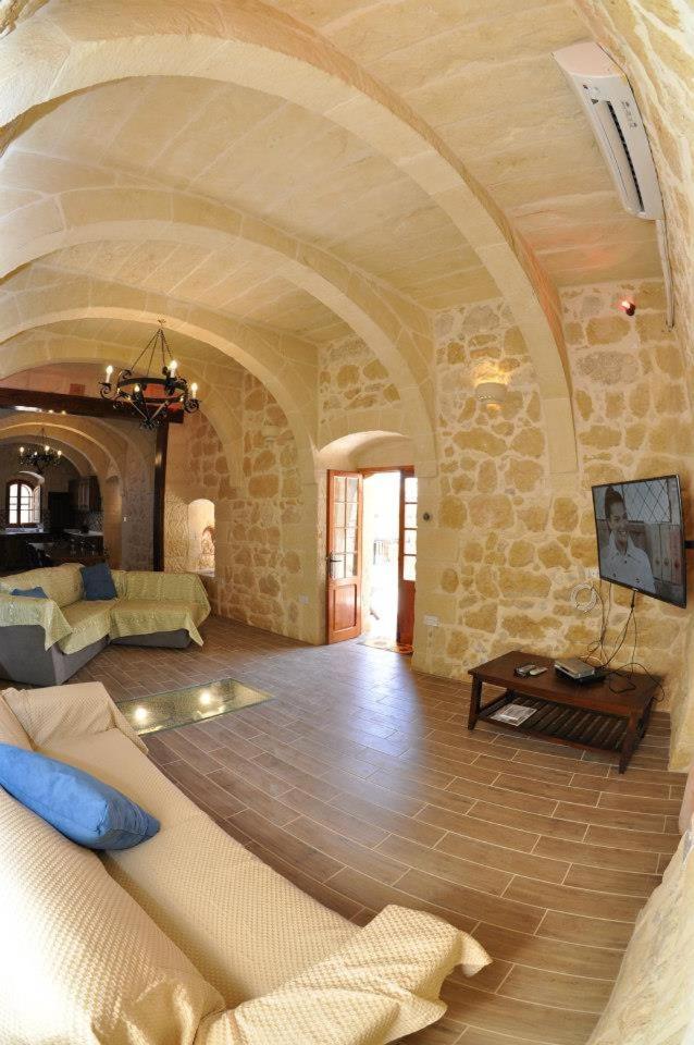 Holiday home 6 Bedroom With Large Private Pool