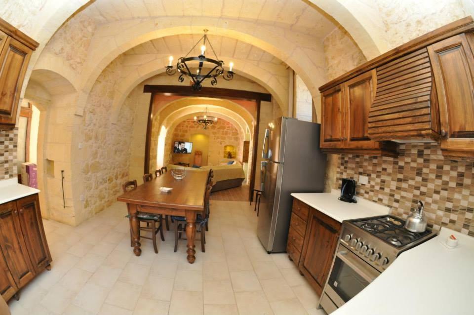 6 Bedroom With Large Private Pool Zebbug (Gozo)