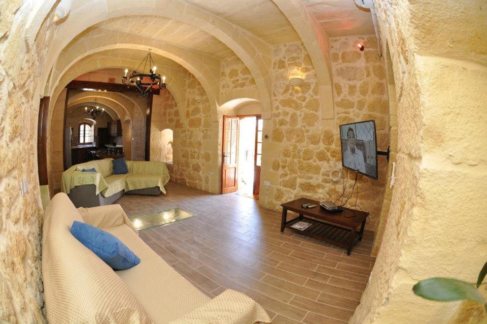 Holiday home 6 Bedroom With Large Private Pool