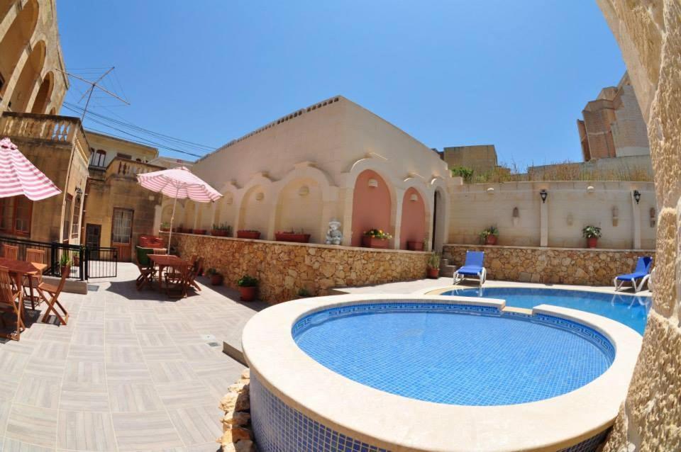 6 Bedroom With Large Private Pool Zebbug (Gozo)