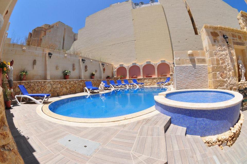 Holiday home 6 Bedroom With Large Private Pool *